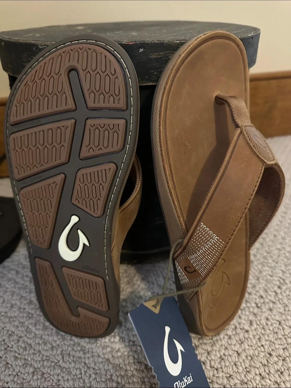 OluKai Men's Chestnut Brown Leather Flip-Flop Sandals